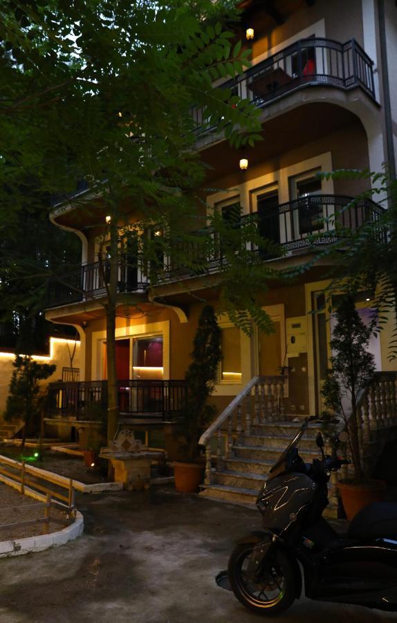 City Park Hostel Пристина Екстериор снимка