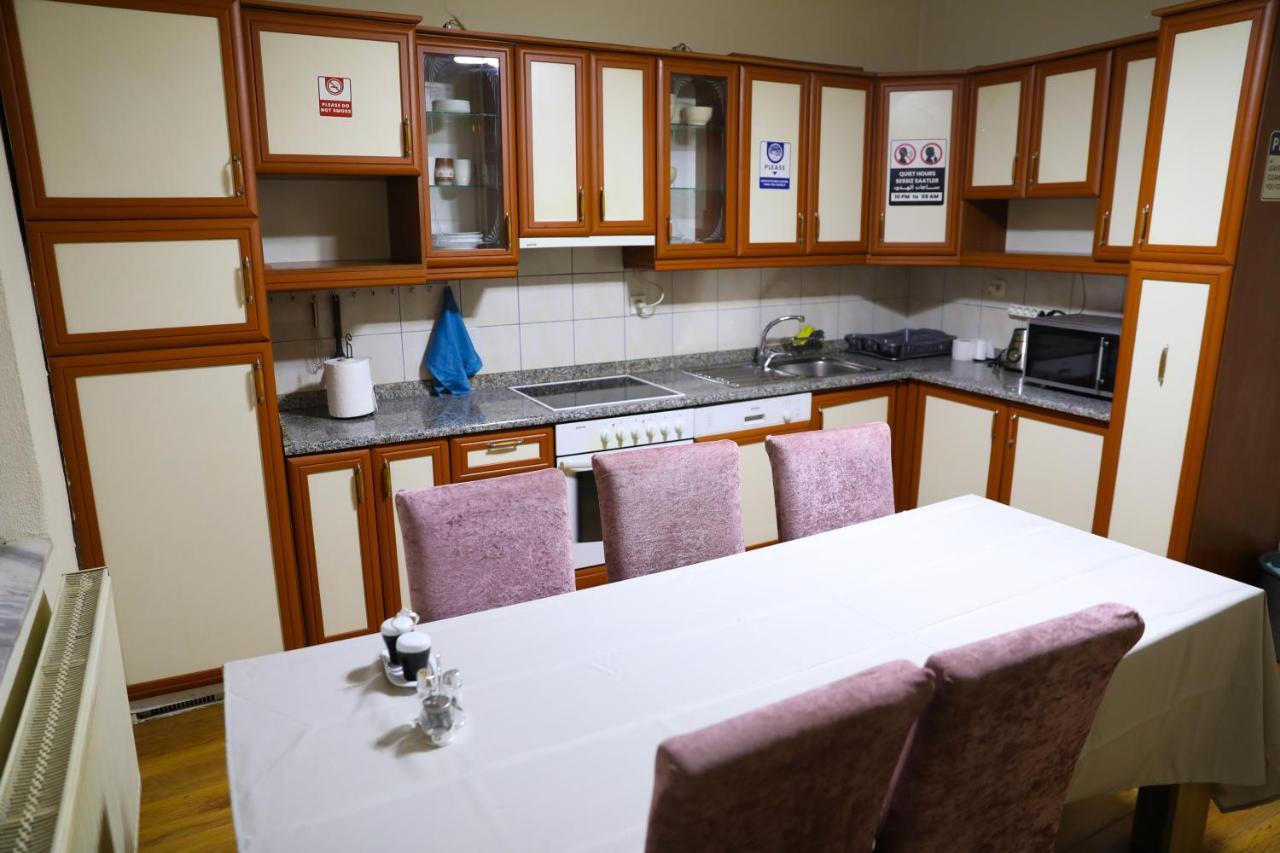 City Park Hostel Пристина Екстериор снимка