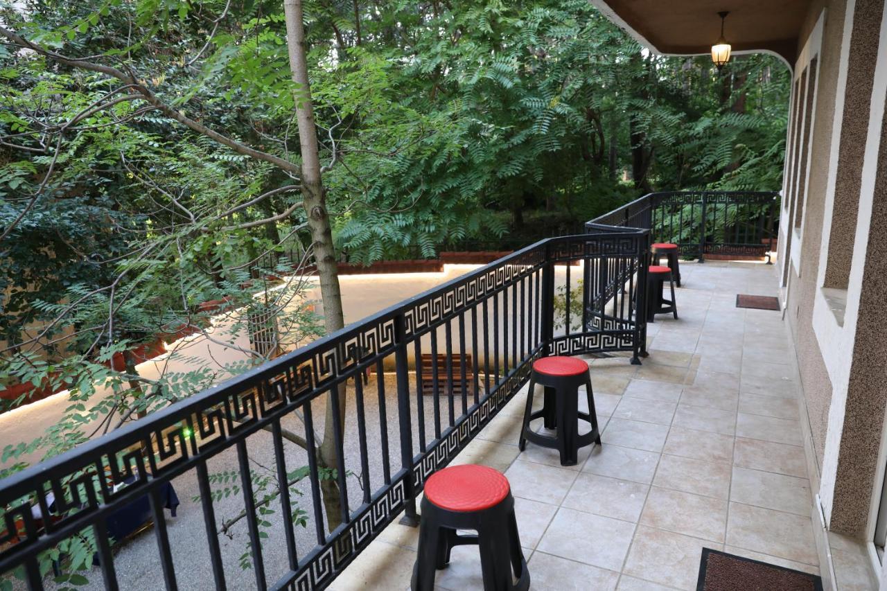 City Park Hostel Пристина Екстериор снимка