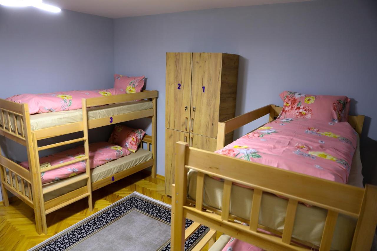 City Park Hostel Пристина Екстериор снимка