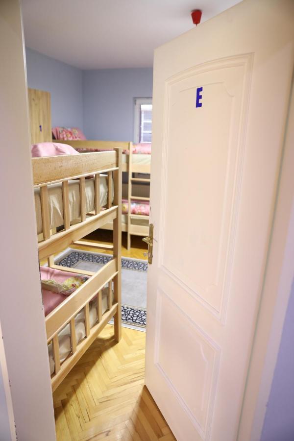 City Park Hostel Пристина Екстериор снимка