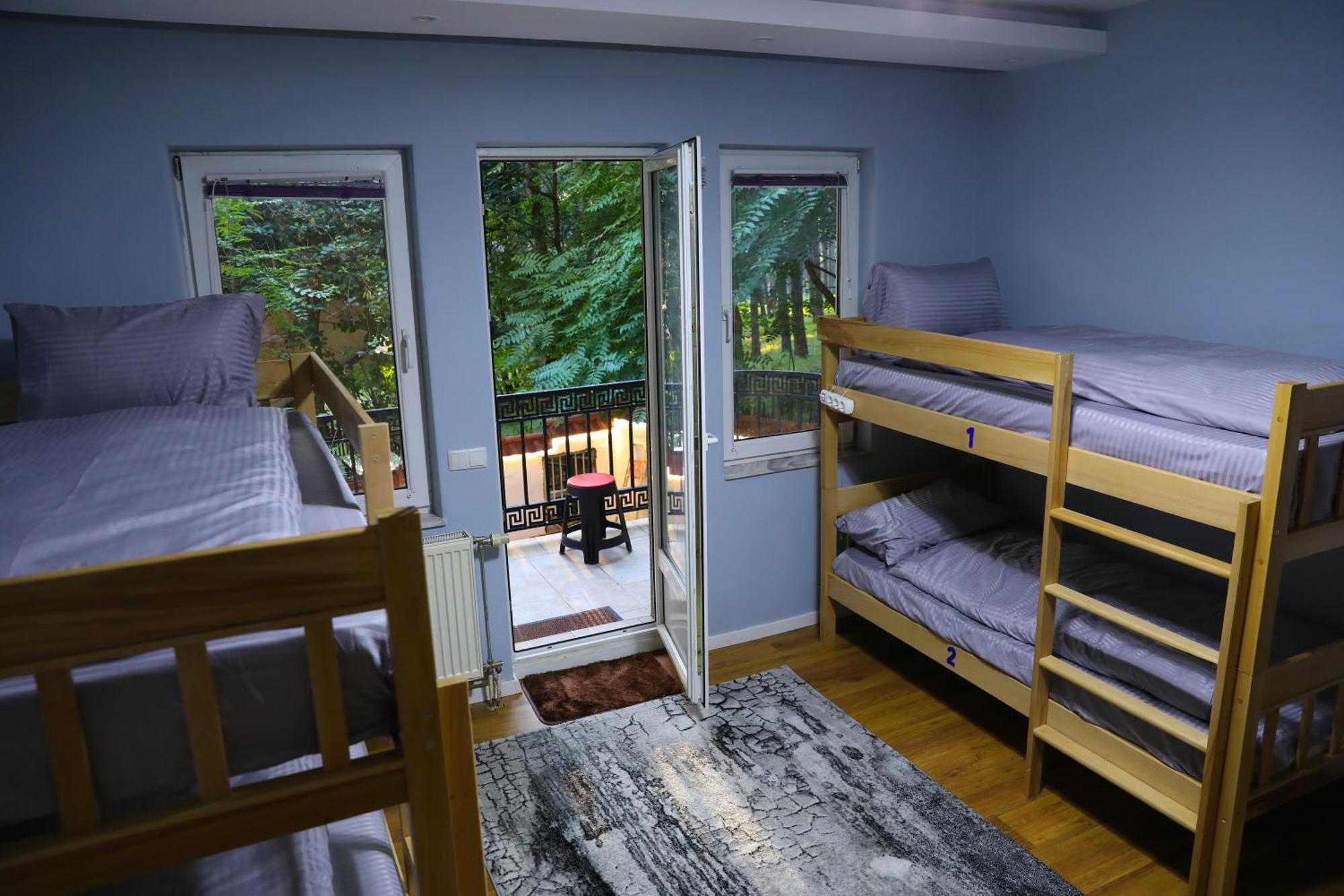 City Park Hostel Пристина Екстериор снимка